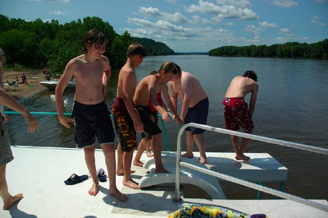 boysonboat